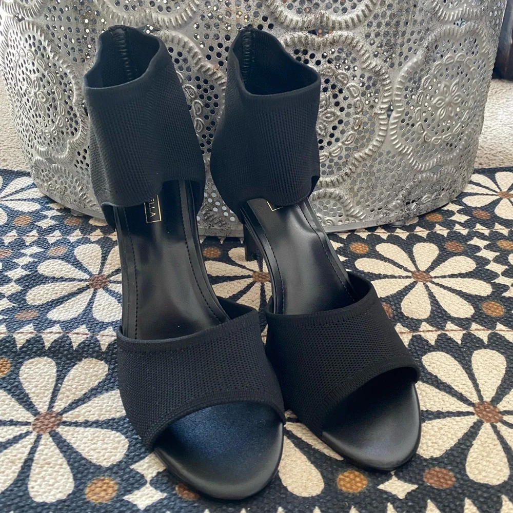 Elegant Black Women's Heels - Picture 7 of 14